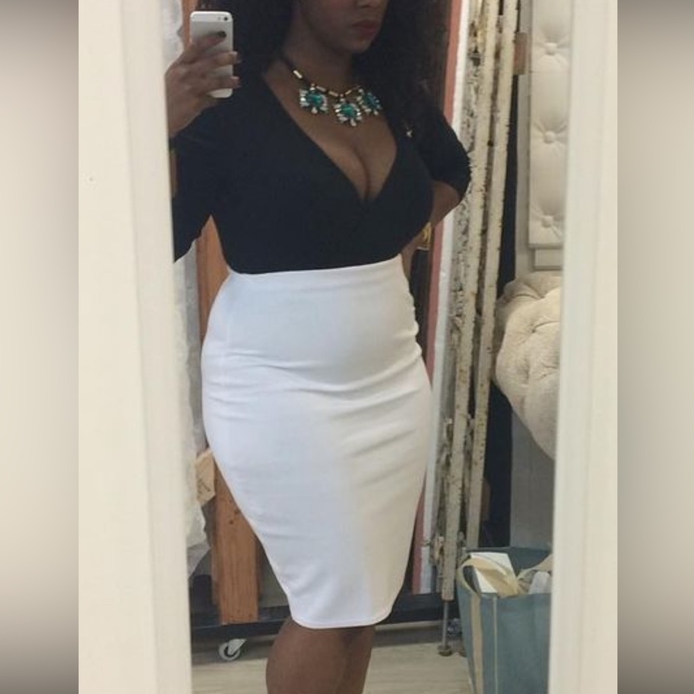 🌟🔥 BOGO Sale🔥🌟
 MISSGUIDED white bodycon pencil skirt